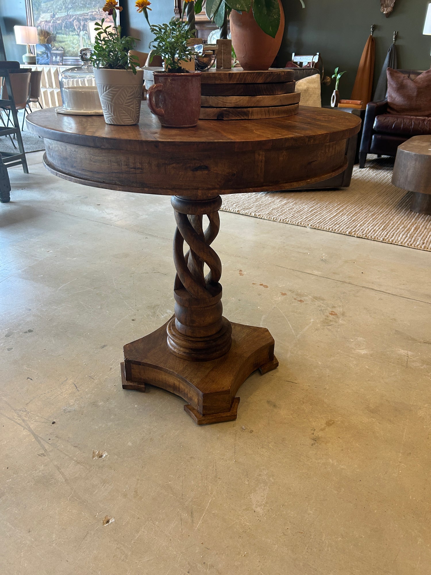 Tall Bistro Table: Twist Leg