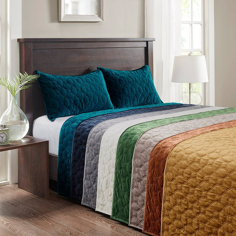 Velvet 3-Piece Quilt Set, Rust Orange